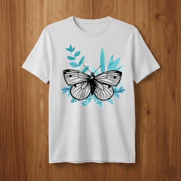 Camiseta Borboleta e Folhagens Tropicais Estilo e Natureza