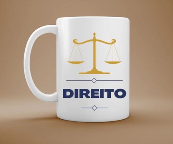 Caneca Direito Balança da Justiça - Presente de Formatura