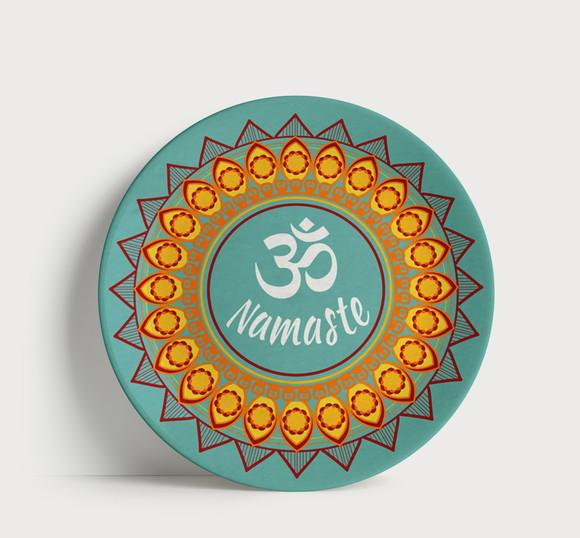 Prato Decorativo Namastê - Porcelana 21cm (com Suporte)