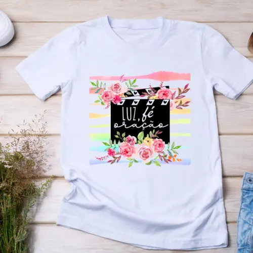 Camiseta Religiosa - Luz, Fé e Oração Floral