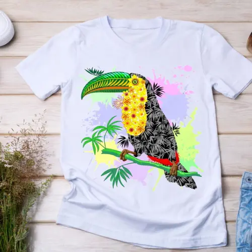 Camiseta Tucano Tropical Pop Art - Brasil, Cores e Natureza