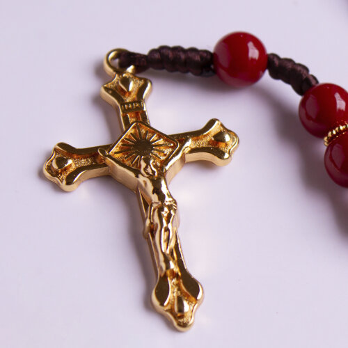 Terço São Carlo Acutis Vermelho | Presente Católico