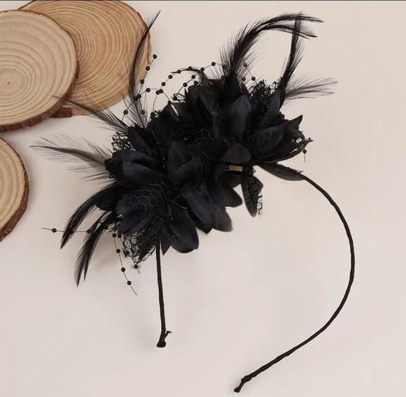 Tiaras para o Carnaval - Flores e Plumas Preta