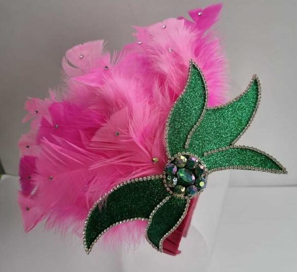 Tiaras/ Bico de Pato para o Carnaval - Arranjo e Plumas