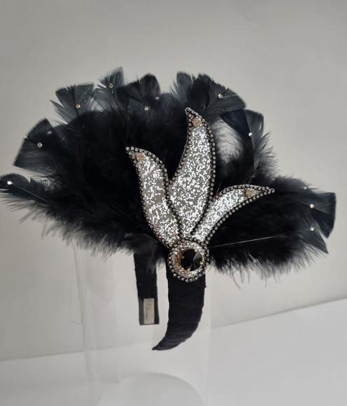 Tiaras/ Bico de Pato para o Carnaval - Arranjo e Plumas