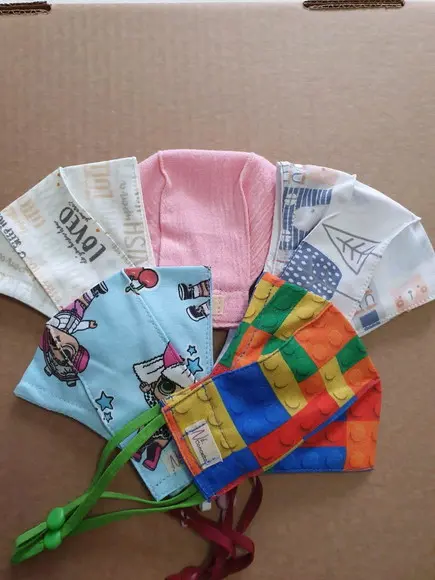 5 Máscaras 3D Infantíl-Ajuste Nasal e no Elástico Cirúrgico