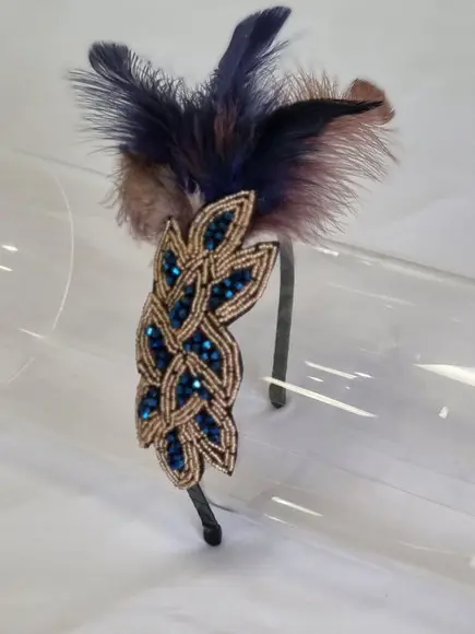 Adereço - Tiara - Penas de Pavão e Pedras - Carnaval