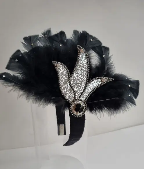 Tiaras/ Bico de Pato para o Carnaval - Arranjo e Plumas