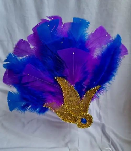 Tiaras/ Bico de Pato para o Carnaval - Arranjo e Plumas