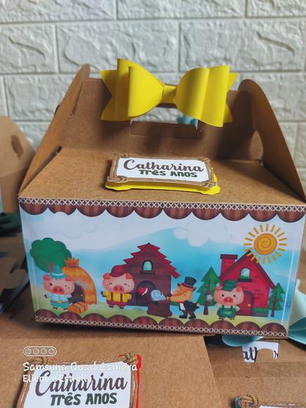 Maleta Festa na Escola Tema 0s Três Porquinhos