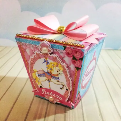 KIT 30 CAIXAS CARROSSEL ENCANTADO MENINA