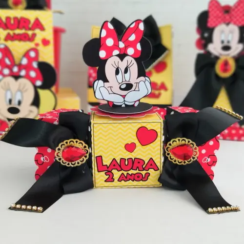 KIT FESTA PERSONALIZADA MINNIE VERMELHA