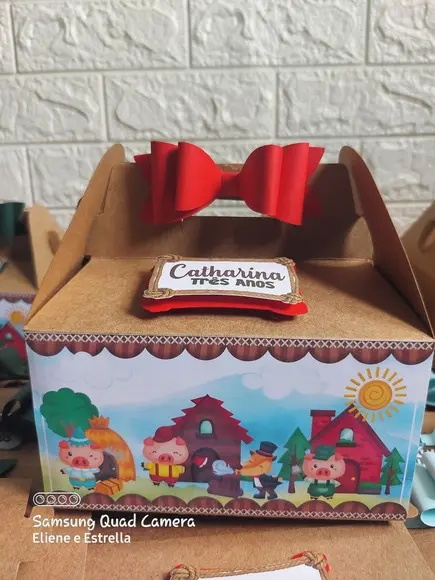 Maleta Festa na Escola Tema 0s Três Porquinhos