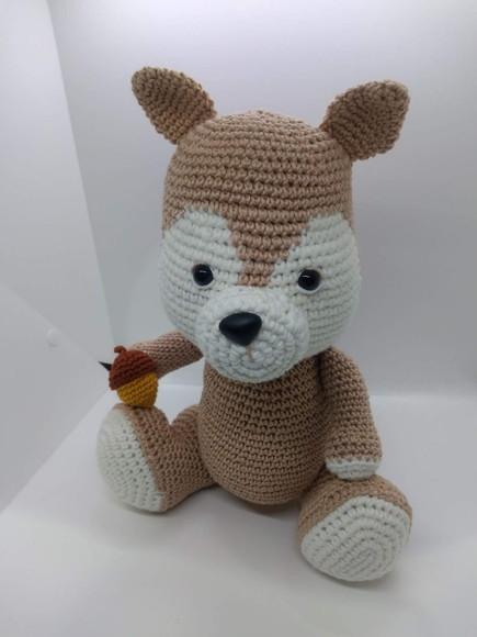 esquilo amigurumi