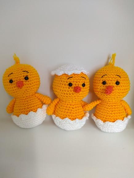Galinha e 3 Pintinhos em Crochê