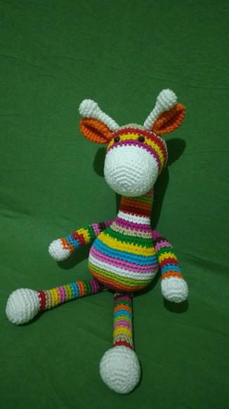 Girafa de Crochê Colorida