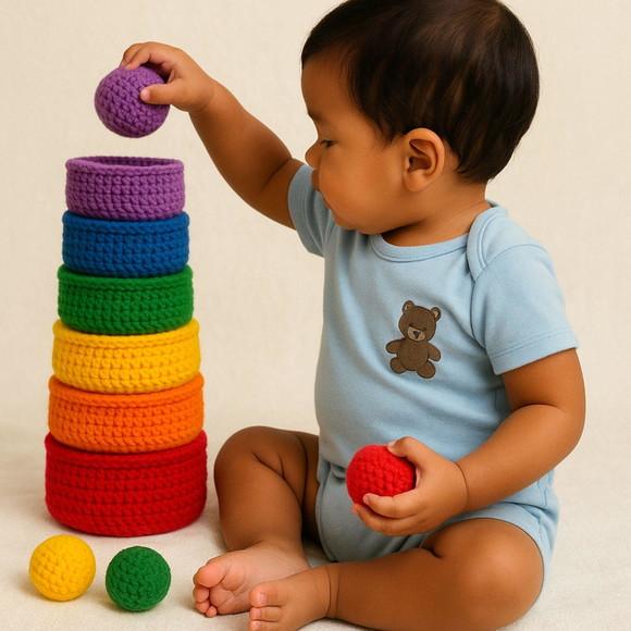 Kit Montessori Sensorial em Crochê 6 Cestos + 12 Bolinhas