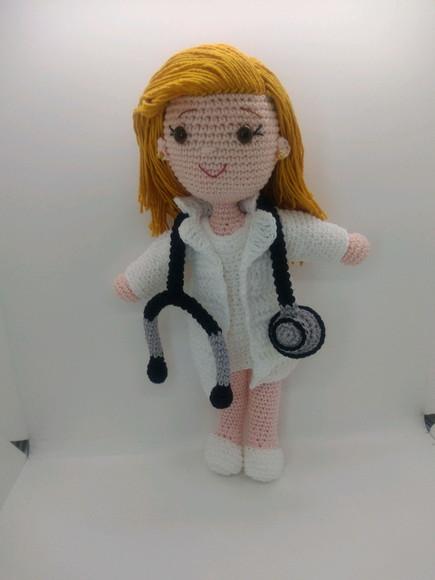 Médica de Crochê