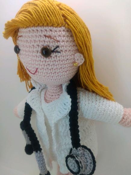 Médica de Crochê