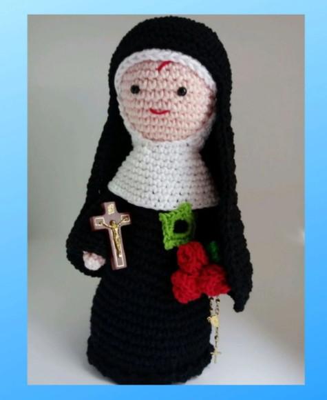 Santa Rita De Cassia Em Crochê