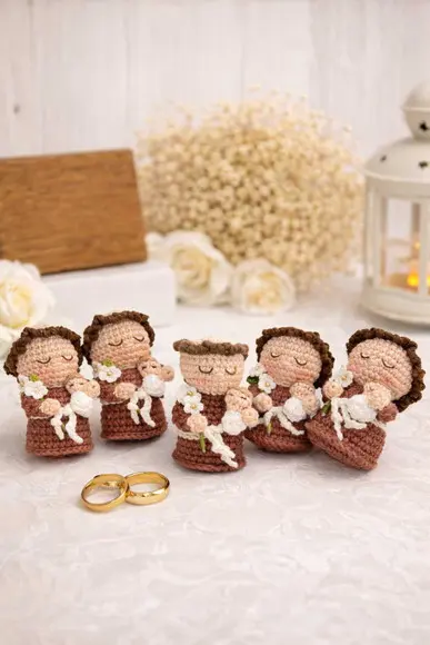 10unid Mini Santo Antônio em Amigurumi