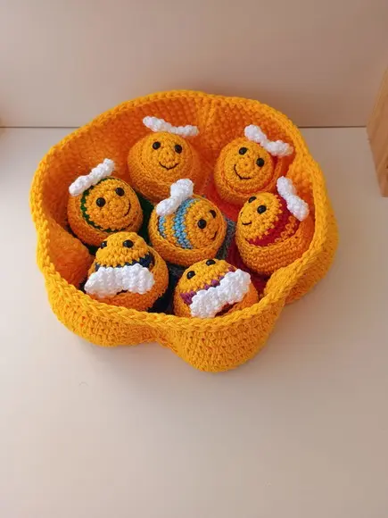 Brinquedo Sensorial Montessori Colmeia de Abelhas Crochê