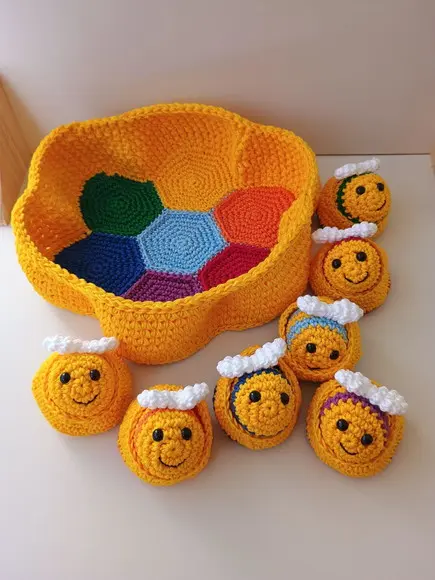 Brinquedo Sensorial Montessori Colmeia de Abelhas Crochê