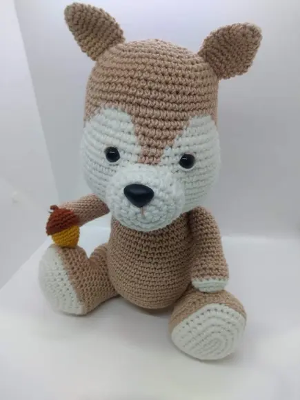 esquilo amigurumi