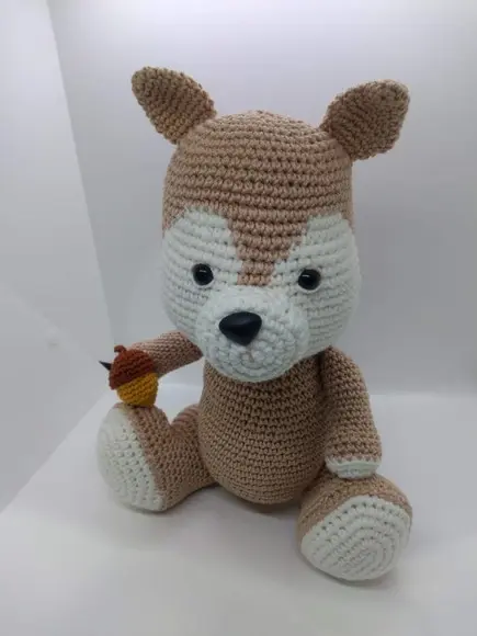 esquilo amigurumi