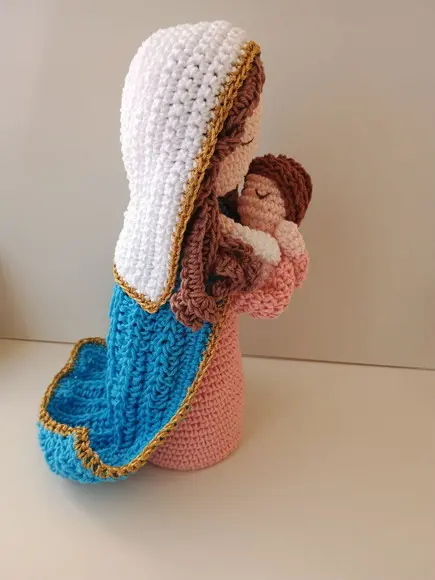 Maria - Santinha em Crochê