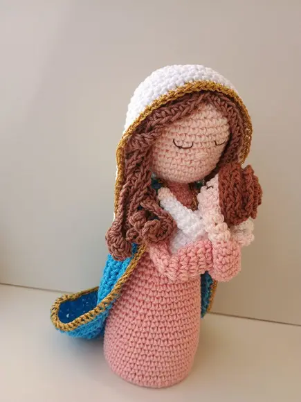 Maria - Santinha em Crochê