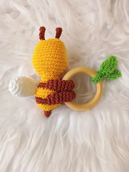 Mordedor Amigurumi Abelha