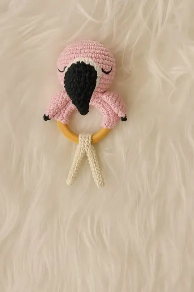 Mordedor Flamingo em Crochê com Argola Natural ? Bebê Seguro