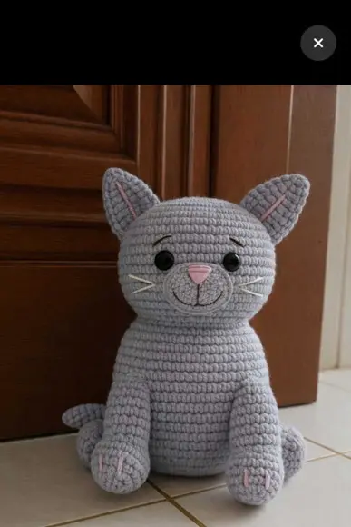 Peso de Porta Amigurumi Gatinho em Crochê
