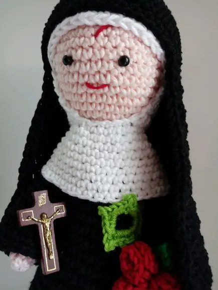 Santa Rita De Cassia Em Crochê