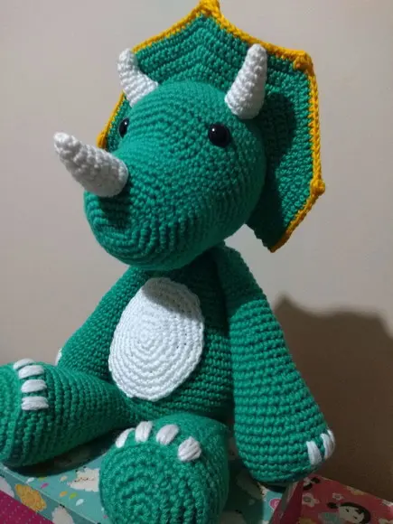 Triceratops em Crochê