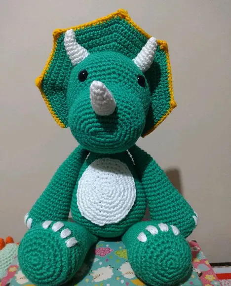 Triceratops em Crochê