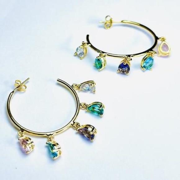 Brinco Argola Zircônias gota
