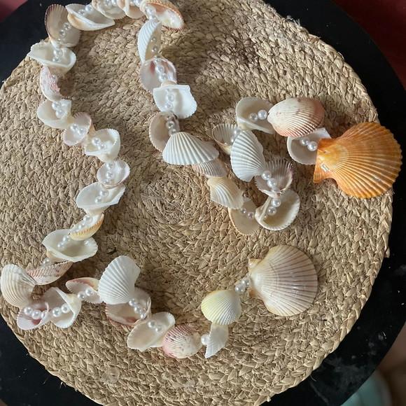 Colar de Mesa Búzios e Pérolas
