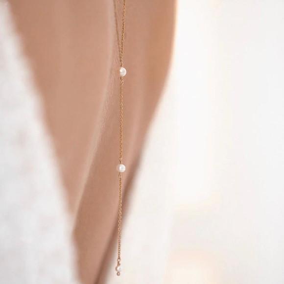 Colar Invertido Dourado com Detalhes em Pérolas de Água Doce