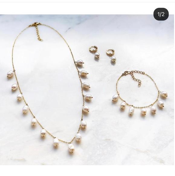 Conjunto Colar, Brinco e Pulseira Pérolas de Água Doce