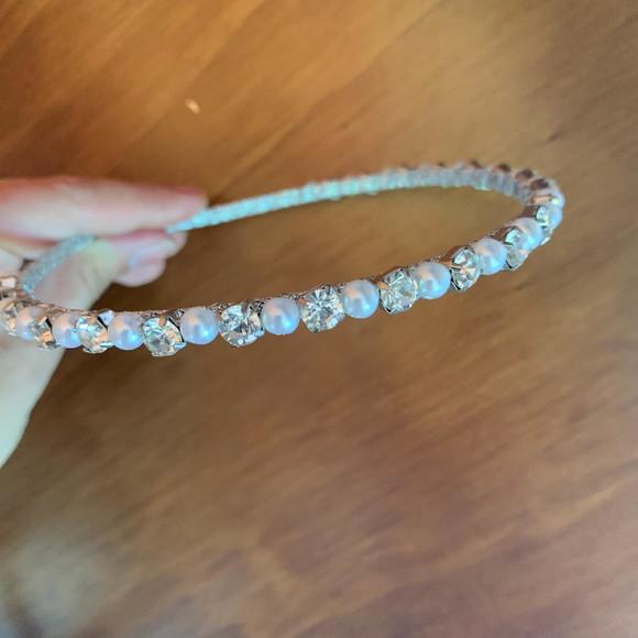 Tiara Pérolas e strass