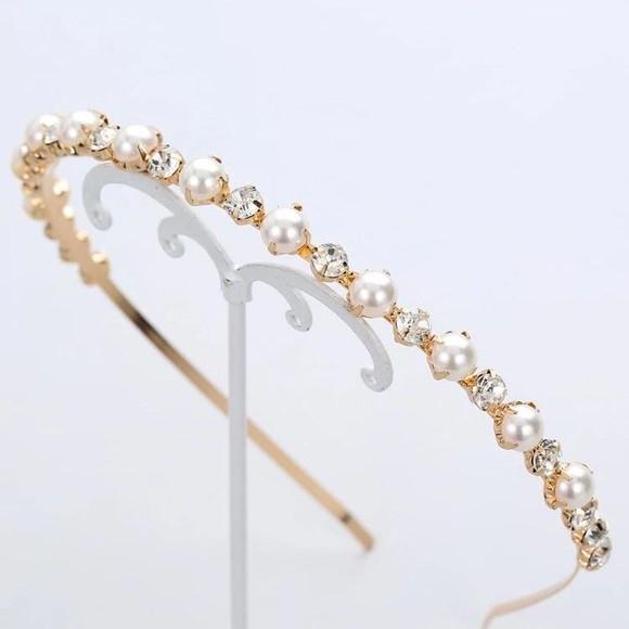 Tiara Pérolas e strass
