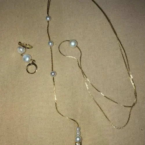 Colar Invertido Pérolas Dourado