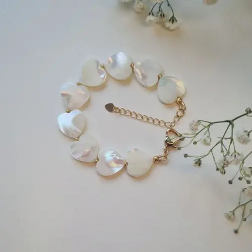 Pulseira Corações Madrepérola