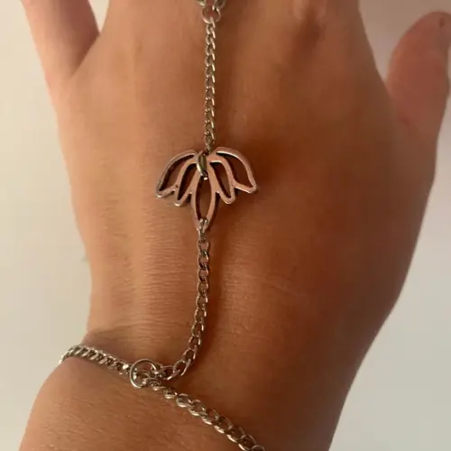 Pulseira de Mão Flor de lótus