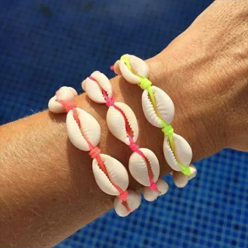Pulseiras buzios neon