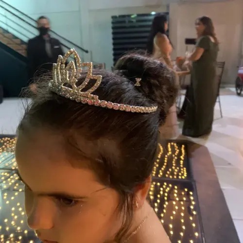 Tiara coroa strass