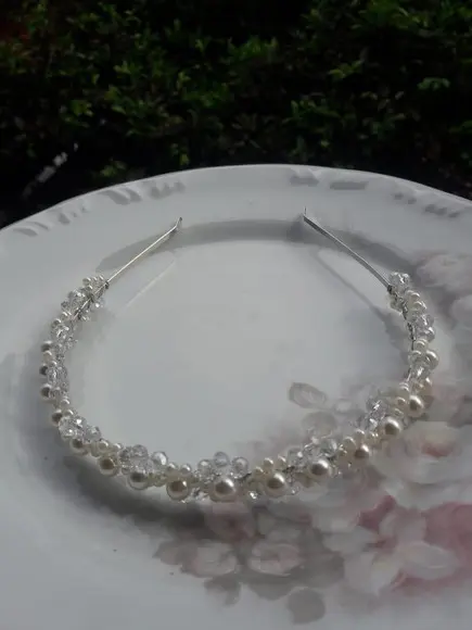 Tiara Pérolas e cristais
