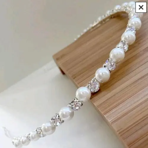 Tiara Pérolas e strass